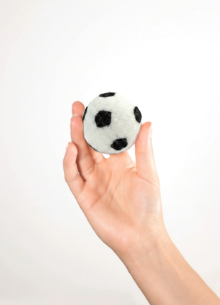 BUDDY. Hundespielzeug Fussball aus Wolle - ideal für Welpen und Senioren